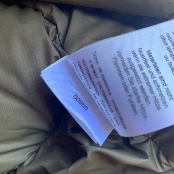 Men’s Mountain Hardware down & feather jacket - Picture 6 of 8